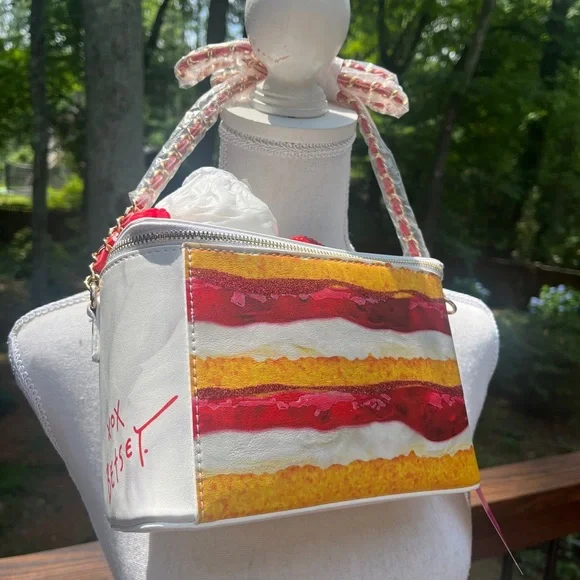 Betsey Johnson Shortcake Purse Kitsch NWT - Picture 15 of 16